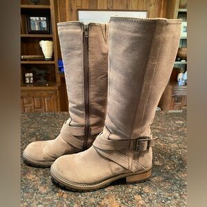 Kenneth Cole Reaction boots